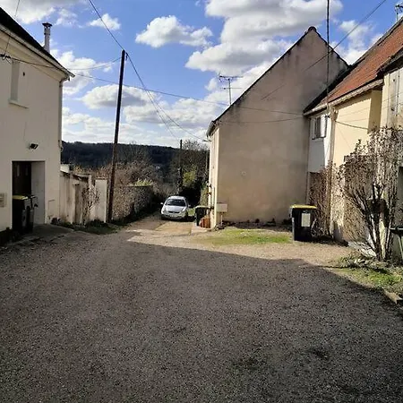 Petit La Chapelle *