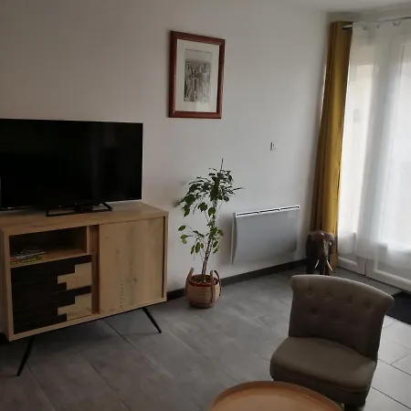 Petit La Chapelle Holiday home